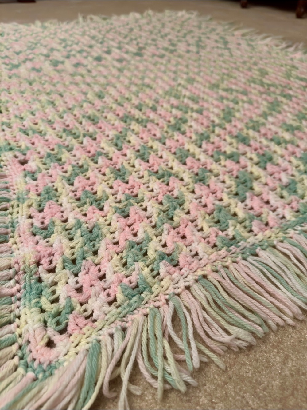 ✨🍼Vintage Hand Crocheted Baby Blanket - Picture 4 of 5